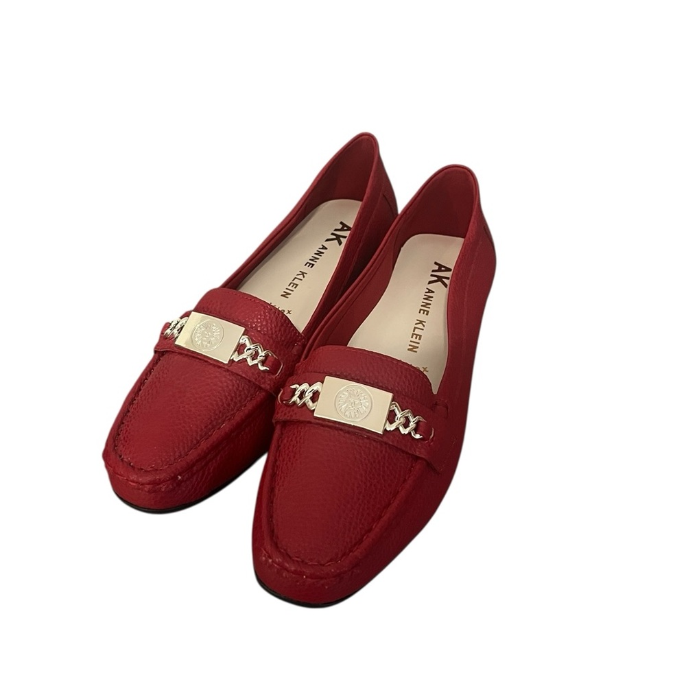 *NFS*NEW Anne Klein IFlex AlkolinRed DrivingLoafers ShoesSilverLogo Medallion8.5
